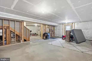 1035 Calvert Cir, Bunker Hill, WV 25413 - Photo 38