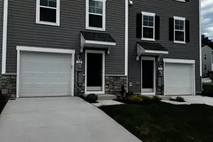18 Clifton Mnr, Falling Waters, WV 25419 - Photo 2