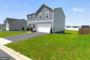 38 Wigeon Ct, Bunker Hill, WV 25413 - Photo 2