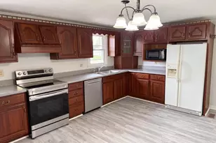 98 Grimes Dr, Martinsburg, WV 25403 - Photo 2