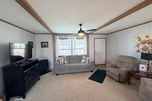 320 Valentine Dr, Martinsburg, WV 25405 - Photo 10