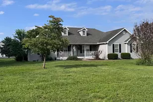 15 Sudley Ln, Martinsburg, WV 25403 - Photo 2