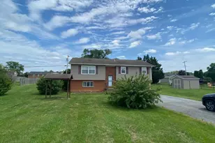 39 Timothy Dr, Martinsburg, WV 25405 - Photo 2