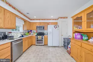 73 Paragon Dr, Bunker Hill, WV 25413 - Photo 16