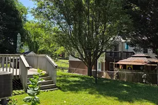623 Silver Ln, Martinsburg, WV 25401 - Photo 4