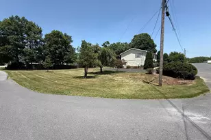 21 Coolidge Dr, Inwood, WV 25428 - Photo 6