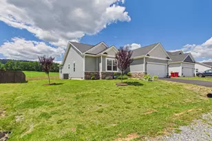 185 Twickenham Dr, Martinsburg, WV 25403 - Photo 2