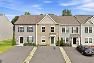 79 Loblolly Dr, Bunker Hill, WV 25413 - Photo 1