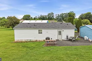 88 Chet Dr, Hedgesville, WV 25427 - Photo 2
