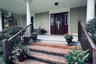 47 Cambridge Ct, Martinsburg, WV 25403 - Photo 2