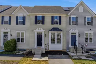 19 Ontario Dr, Falling Waters, WV 25419 - Photo 1