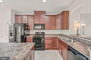 19 Ontario Dr, Falling Waters, WV 25419 - Photo 10