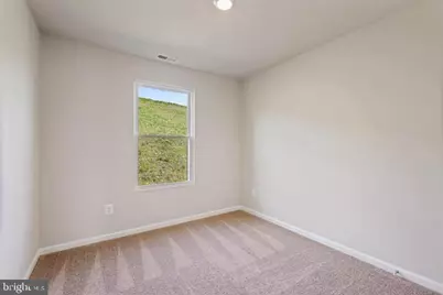 112 Paddington St, Falling Waters, WV 25419 - Photo 10