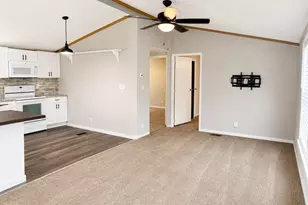 391 Fancy Filly Cir, Martinsburg, WV 25403 - Photo 2