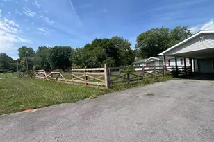 23 Shumack Ct, Bunker Hill, WV 25413 - Photo 2