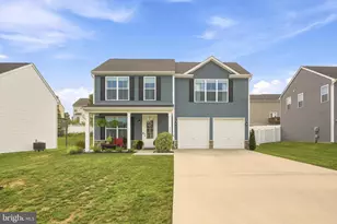 126 Kennedy Cir, Martinsburg, WV 25404 - Photo 2