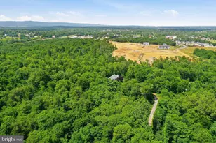 190 Outback Dr, Bunker Hill, WV 25413 - Photo 4