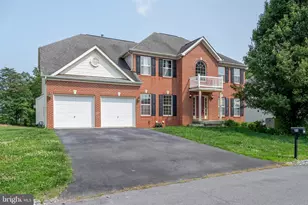 21 Backing Cir, Martinsburg, WV 25403 - Photo 2