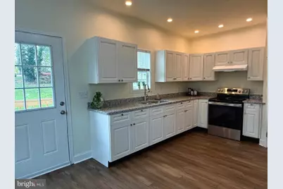 409 Faulkner Avenue, Martinsburg, WV 25401 - Photo 6