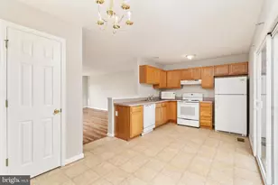 868 Aztec Dr, Martinsburg, WV 25405 - Photo 10