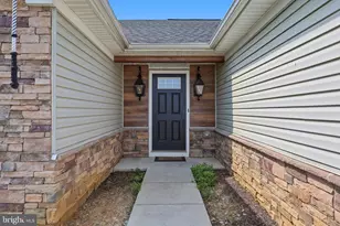 301 Rushbrook Rd, Martinsburg, WV 25403 - Photo 2