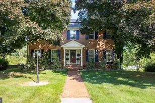 305 N Red Hill Rd, Martinsburg, WV 25401 - Photo 2
