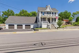 459 E Burke St, Martinsburg, WV 25404 - Photo 2