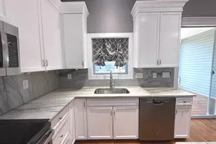 210 Aylesbury Ln, Martinsburg, WV 25403 - Photo 8