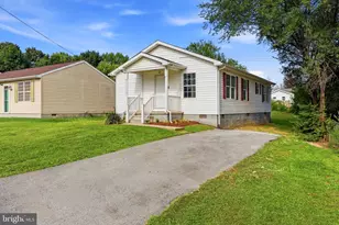 207 Arch St, Martinsburg, WV 25401 - Photo 2