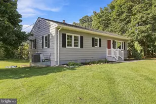 2016 Eagle School Rd, Martinsburg, WV 25404 - Photo 2