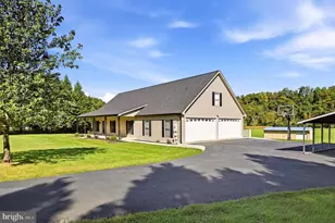 858 Abbie Ln, Kearneysville, WV 25430 - Photo 1