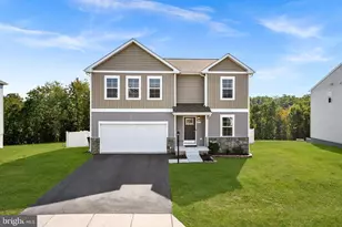 417 Eurasian Dr, Bunker Hill, WV 25413 - Photo 2