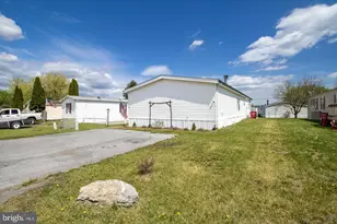 52 Crown Ct, Martinsburg, WV 25401 - Photo 6