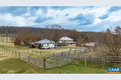 142 Mt Ida Ln, Staunton, VA 24401 - Photo 1