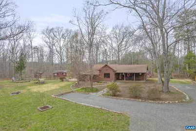 3205 Polecat Creek Ln, Scottsville, VA 24590 - Photo 1