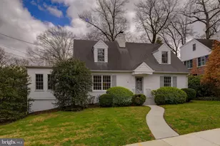 2625 S Hayes St, Arlington, VA 22202 - Photo 1