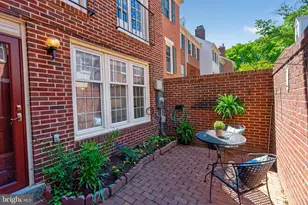 1962 N Cleveland St, Arlington, VA 22201 - Photo 1