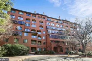 1029 N Stuart Street N, Arlington, VA 22201 - Photo 1