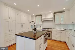 1739 N Wakefield Street N, Arlington, VA 22207 - Photo 1