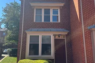 560 Colecroft Ct, Alexandria, VA 22314 - Photo 1