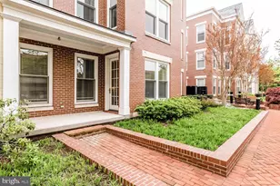 910 Powhatan St, Alexandria, VA 22314 - Photo 1