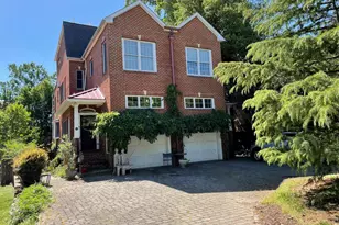 19 Sunset Dr, Alexandria, VA 22301 - Photo 1
