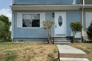 204 Cameron St, Berryville, VA 22611 - Photo 1