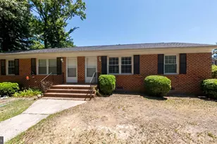 216 W Broaddus Ave, Bowling Green, VA 22427 - Photo 1