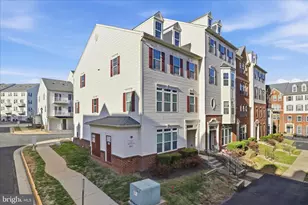 7455 Brunson Cir, Gainesville, VA 20155 - Photo 1