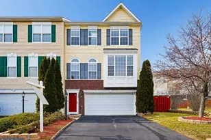 2433 Battery Hill Cir, Woodbridge, VA 22191 - Photo 1