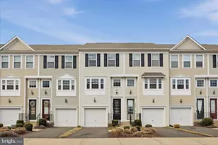 8206 Heritage Crossing Ct, Manassas, VA 20109 - Photo 1