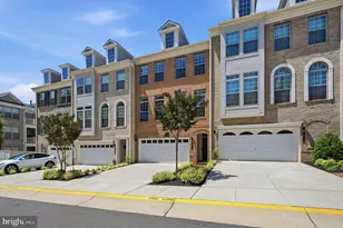 7914 Turtle Crk Cir, Gainesville, VA 20155 - Photo 1