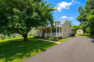 14704 Featherstone Rd, Woodbridge, VA 22191 - Photo 1