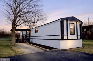 95 Hamilton Ct, Martinsburg, WV 25403 - Photo 1